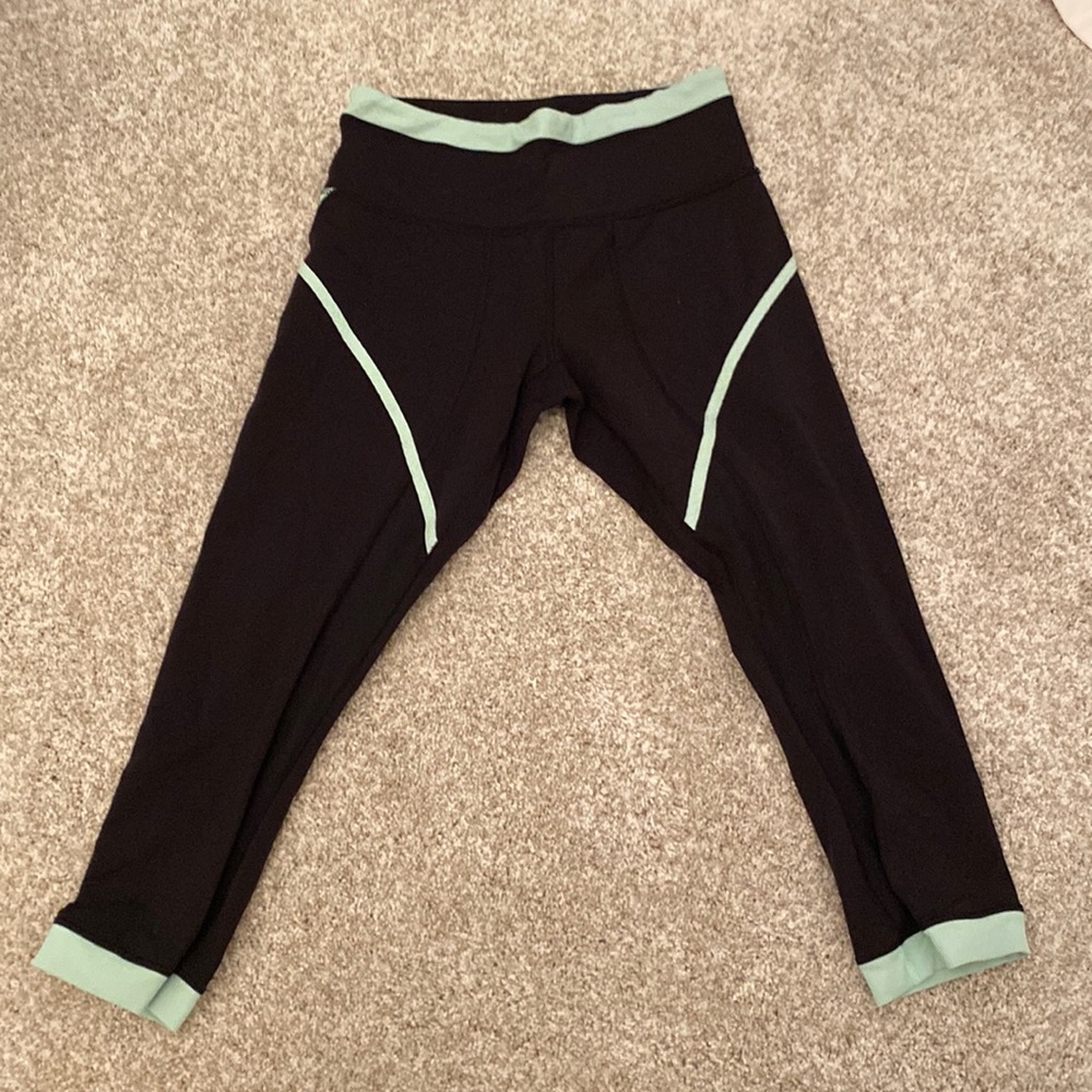 lululemon mint cropped leggings